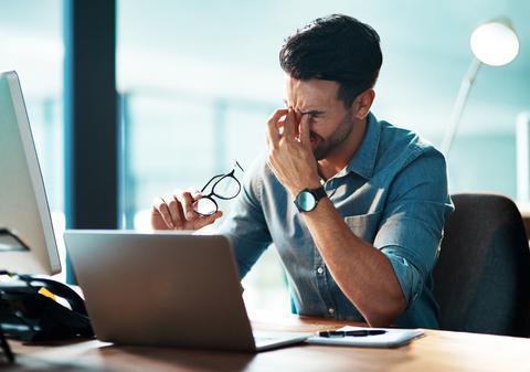 Hărțuirea și presiunea la job, factori majori de risc pentru sănătatea angajaților