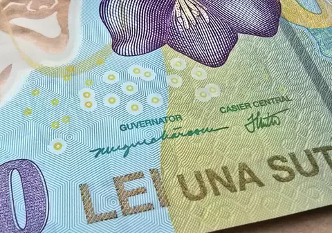 BNR a publicat lista de salarii a tuturor șefilor. Câți bani primește Mugur Isărescu pe lună