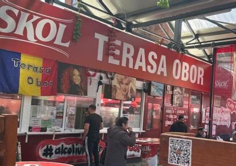 Oana Pellea, ultragiată de un banner agățat la Terasa Obor, cu imaginea tatălui ei: „Un artist simbol național e folosit la vânzare de mici”