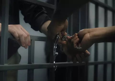 Un bărbat condamnat la 2 ani de închisoare în 2000 a fost eliberat abia în 2026 și a depășit pedeapsa maximă posibilă în Elveția