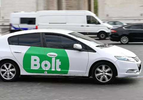 Patronul unui firme din Timiș a câștigat peste un milion de euro din 379.940 de curse Bolt și Uber pentru care nu a plătit TVA şi impozit pe profit