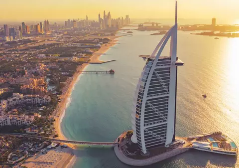 Simbolul luxului bling-bling din Dubai, unde o noapte poate costa 5.000 de euro, își închide porțile după 27 de ani în care a fost deschis non-stop