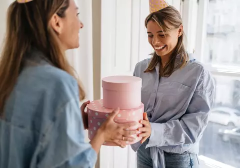 Arta de a oferi cadoul ideal: cum să alegi surprize care îmbină utilul cu momentele de răsfăț