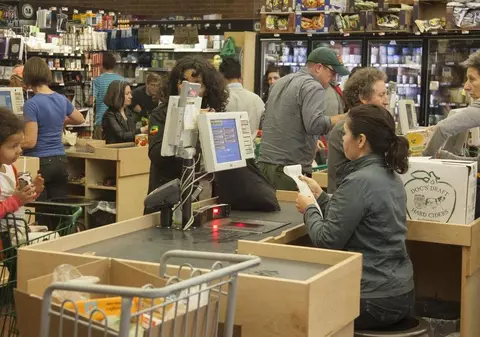 O casieriță a fost concediată din supermarketul în care a lucrat 25 de ani după o greșeală care a costat 2,50 euro