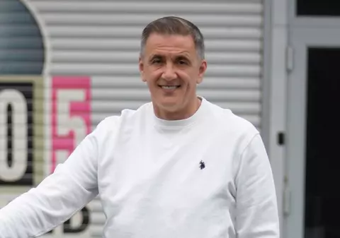 Cum arată „bolidul eco” care-l duce pe Cosmin Cernat la Kanal D: „Parcurg zilnic 15 kilometri și chiar mai mult”