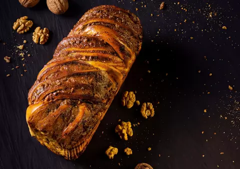 LUCA lansează cozonacul de Paște. Ediție limitată la 39,99 lei.