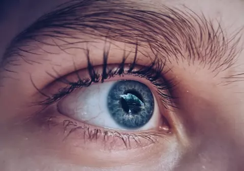 Cum să-ți protejezi eficient ochii într-o lume digitală