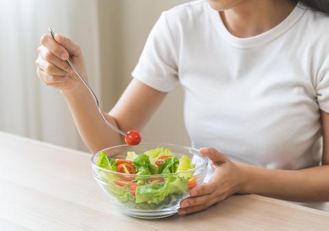 Ce spun dieta și stilul tău de viață despre vârsta până la care vei trăi. Factorii care îți pot „fura” 10 ani din viață