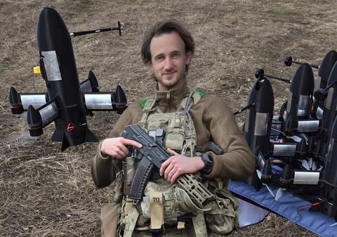 Dimko Zhluktenko, soldat în serviciul activ în cadrul Forțelor de Sisteme fără Pilot ale Ucrainei: „Am avansat atât de mult în războiul cu drone, încât suntem considerați un furnizor global de securitate” 