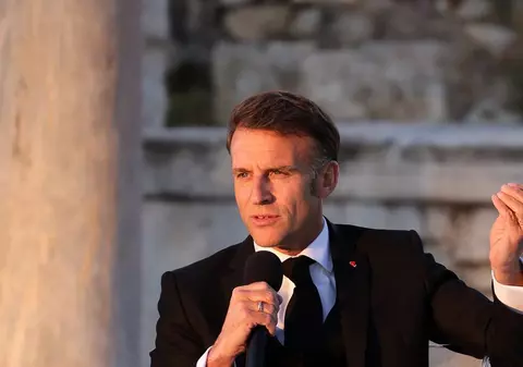 Europa trăiește un „moment unic”, cu atacuri din partea lui Putin, Xi și Trump, și trebuie să devină o „adevărată putere”, afirmă Emmanuel Macron