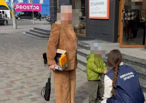 O mamă și-a vândut fiul de 6 ani și a fost prinsă în flagrant delict. Câți bani încasase femeia ucraineancă