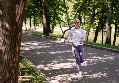 Cum să reiei alergarea primăvara în aer liber fără accidentări