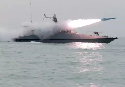 Gărzile Revoluționare din Iran au deschis focul împotriva unui petrolier, în Strâmtoarea Ormuz