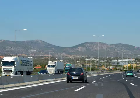 Amenzi de până la 4.000 de euro, permis suspendat 8 ani și pedepse cu închisoarea. Noi reguli pentru șoferi, inclusiv străini, în Grecia