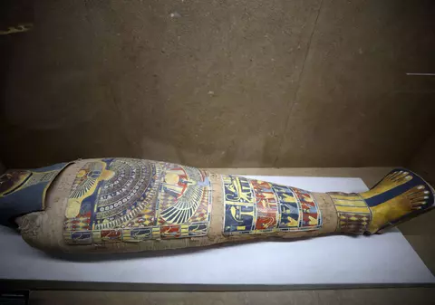 Un fragment din „Iliada” lui Homer, descoperit într-o mumie la sud de Cairo, uimește arheologii