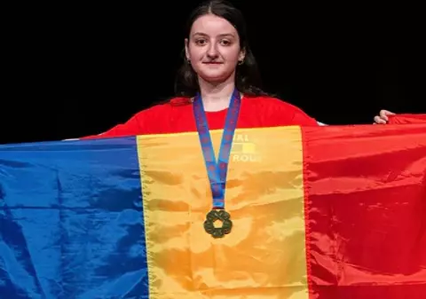 Mălina Pavel, eleva din Pitești campioană europeană la matematică, povestește cum a trăit olimpiada din Franța. „Am deschis steagul României în fața întregii Europe. A fost magic!”