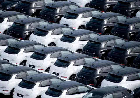 Gaura de 73 de miliarde de dolari a industriei auto pe care producătorii o pot acoperi cu ajutorul războiului din Iran