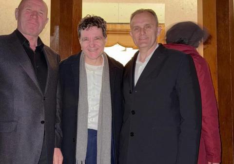 Nicușor Dan a mers la slujba de la mânăstirea Cornu de Vinerea Mare și s-a fotografiat alături de 2 membri PSD