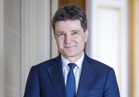 Nicușor și onestitatea românească