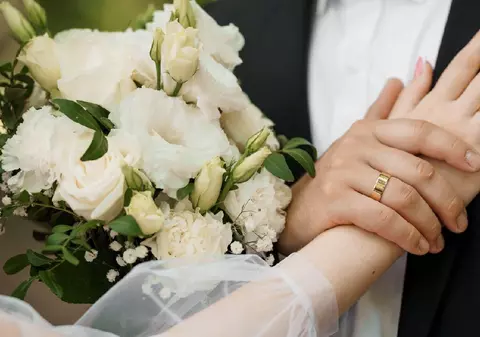 Adulții care nu s-au căsătorit niciodată au un risc mai mare de a face cancer, arată un studiu