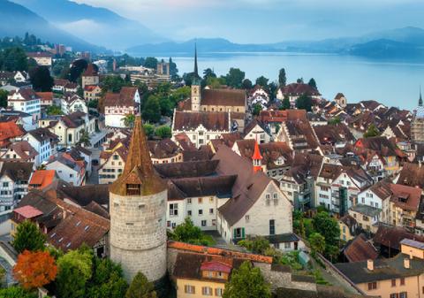 Asistații social, cazați în hoteluri scumpe cu 6.000 de euro pe lună, pentru că nu sunt destule locuințe sociale, în Elveția