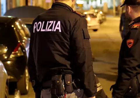 Diamant de 26 de carate, de 300.000 de euro, furat dintr-o casă din Napoli, după ce hoții au adormit victimele