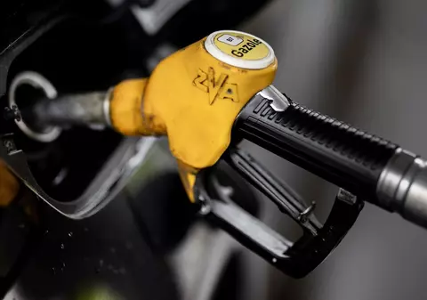Preţul petrolului Brent a depășit 118 dolari pe baril, pe fondul menținerii blocadei americane asupra Iranului