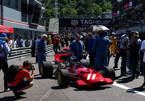 Un pilot a distrus un Ferrari din 1969 după un accident spectaculos pe circuitul din Monaco