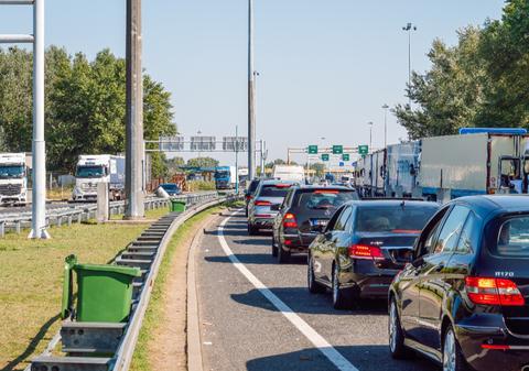 O țară din Europa le interzice șoferilor de TIR să circule cu vehicule mai mari de 7,5 tone între 3-6 aprilie 2026