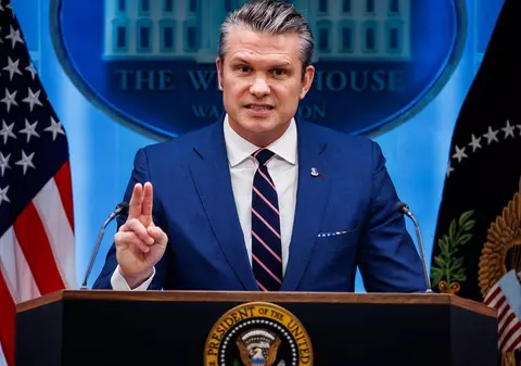 Gafă imensă a șefului de la Pentagon. Pete Hegseth a preluat o replică din filmul „Pulp Fiction” și a atribuit-o unui verset biblic