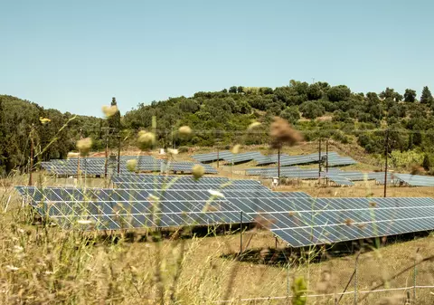 Grupul PPC finalizează construcția unor proiecte fotovoltaice de 2,13 GW în nordul Greciei - Progres rapid în proiectele de stocare a energiei