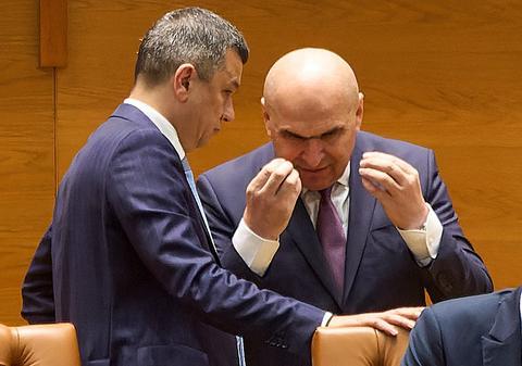 Bolojan e diriginta Isoscel