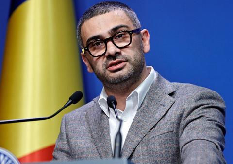 Tradiția căsătoriilor forțate va fi interzisă în România și pedepsită cu închisoarea. Florin Manole: „Mamele minore trebuie să devină o istorie tristă”