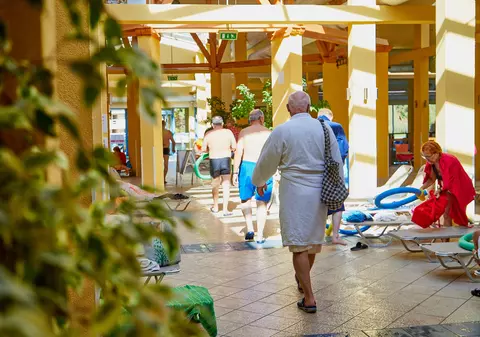 Românii care pot beneficia de cele 410 milioane de lei în 2026 pentru biletele de tratament balnear. Câte locuri sunt disponibile