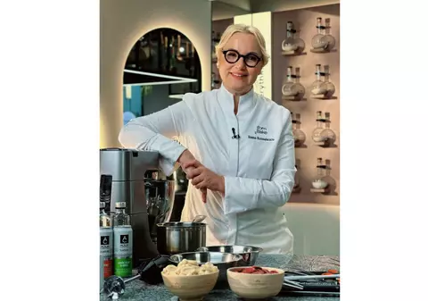 „CAKE BREAK”, un nou show cu deserturi și invitați surpriză 