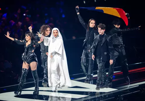 Cine este femeia în alb din show-ul Alexandrei Căpitănescu de la Eurovision 2026. Rolul simbolic introdus în ultimul moment