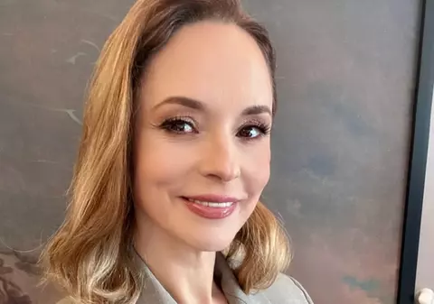 Imagini cu Andreea Marin în grădina sa. Cum arată în colanți și cu un decolteu generos