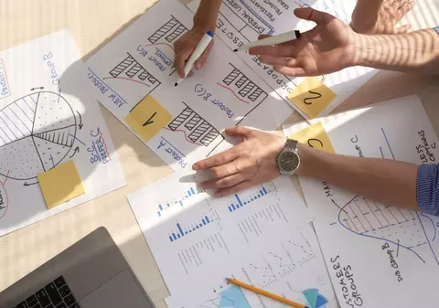De ce brandul tău nu mai rezonează cu publicul țintă: Rolul vital al evaluării strategice - auditul de brand