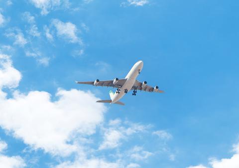 Una dintre cele mai populare linii aeriene anunță că nu are probleme cu combustibilul, deși prețurile din aviație au explodat