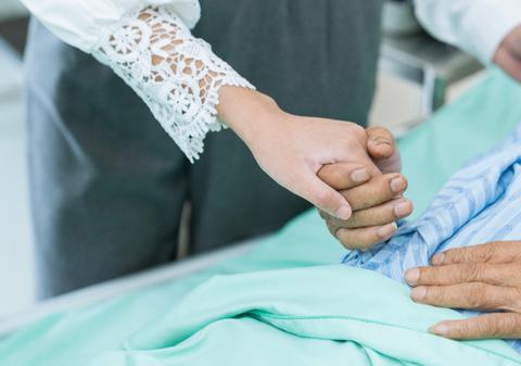 Un bărbat declarat mort după un stop cardiac s-a trezit trei ore mai târziu: „O să-mi fac un mic moft, o să plec în vacanță”