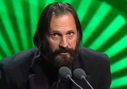 Actorul Bogdan Farcaș, mesaj emoționant pentru mama lui, pe scena de la Teatrul Național din București, la Gala Premiilor Gopo 2026