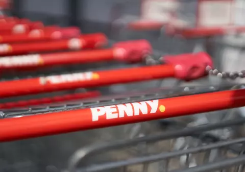 Lanțul de supermarketuri Penny Market ia în calcul retragerea din Italia: cele 500 de magazine ar putea fi cumpărate de Lidl și Aldi