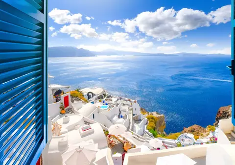 Casele mediteraneene păstrează răcoarea printr-un mecanism vechi de secole, care poate scădea temperatura cu peste 4 grade fără niciun cost la electricitate
