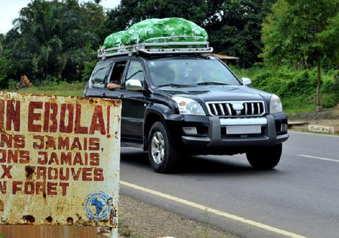 Ce este Ebola, cum se transmite, cât de mortal e virusul și ce tratamente există