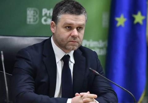 2.000 de apartamente din Sectorul 6 au peste patru mașini înregistrate fiecare. Lunga listă de nereguli din administrație