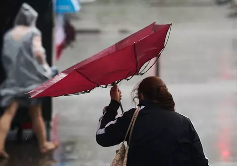Avertizare nowcasting cod portocaliu de furtună în Ilfov, cod galben la București: vântul depășește 75 km/h