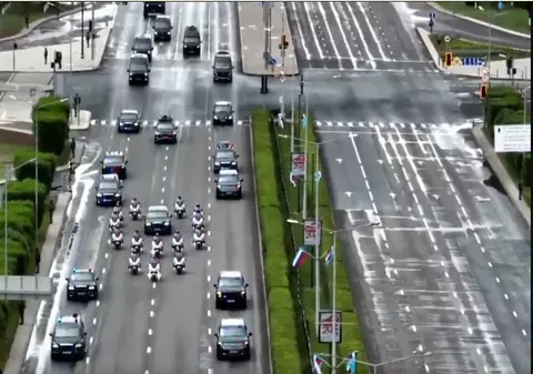Vladimir Putin, puternic păzit într-o țară „prietenoasă”. Liderul rus, escortat cu un vehicul blindat cu mitralieră și sisteme de război electronic