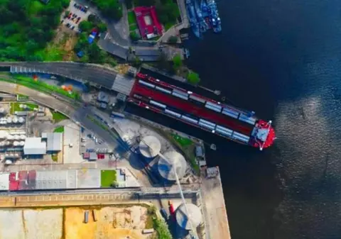 Noua rută de 303 kilometri care poate înlocui Canalul Panama. 900 de mașini au fost transportate în 72 de ore