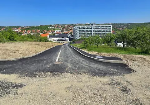 Șoseaua care trebuia să scutească șoferii de nervi în Oradea, asfaltată doar 145 de metri și abandonată până la anul