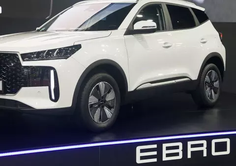 Chinezii de la Chery produc în Spania concurentul pentru Dacia Duster. Ebro costă mai puțin decât SUV-ul companiei românești